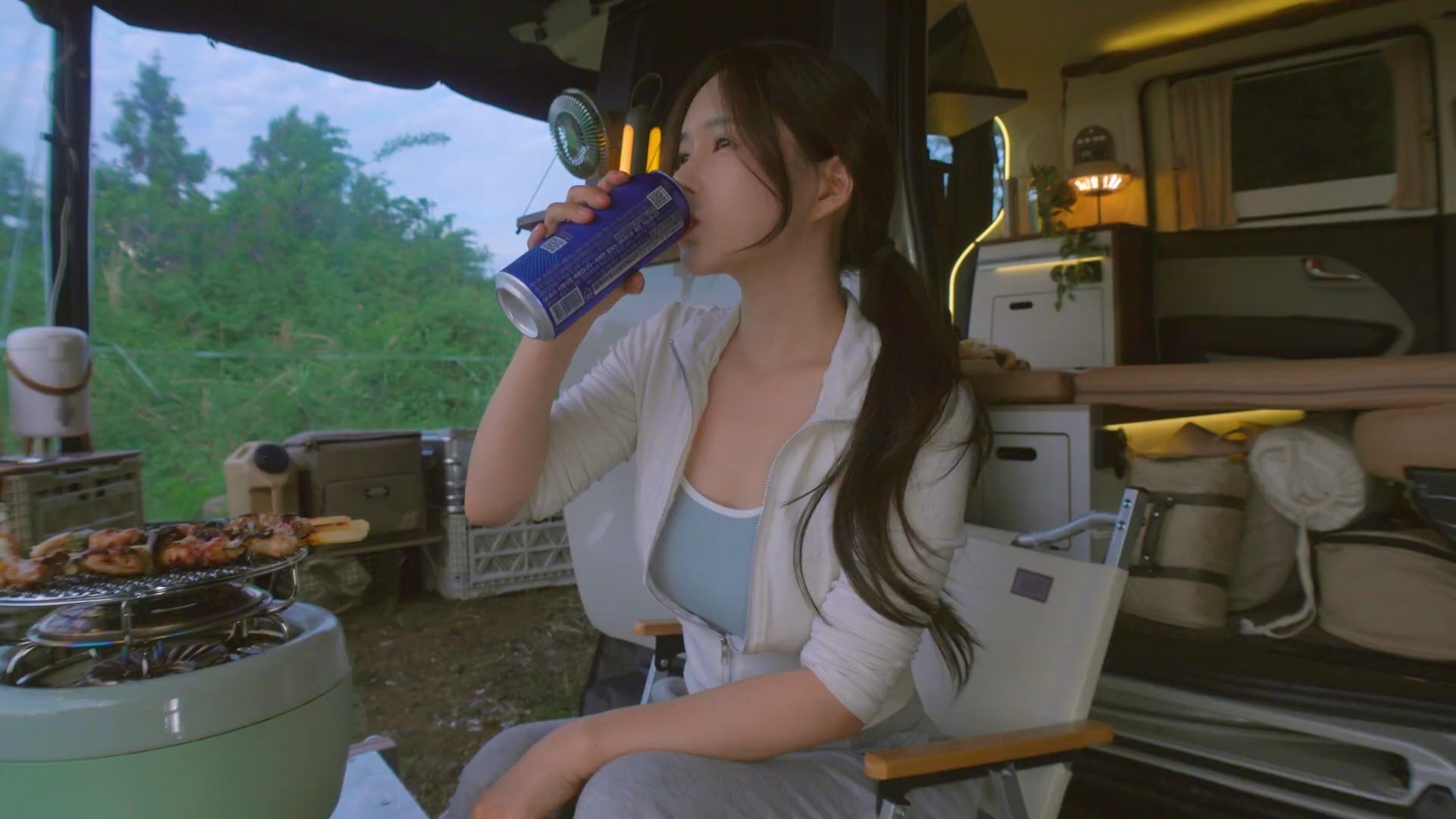 在新疆库尔勒点亮书法“烛光”